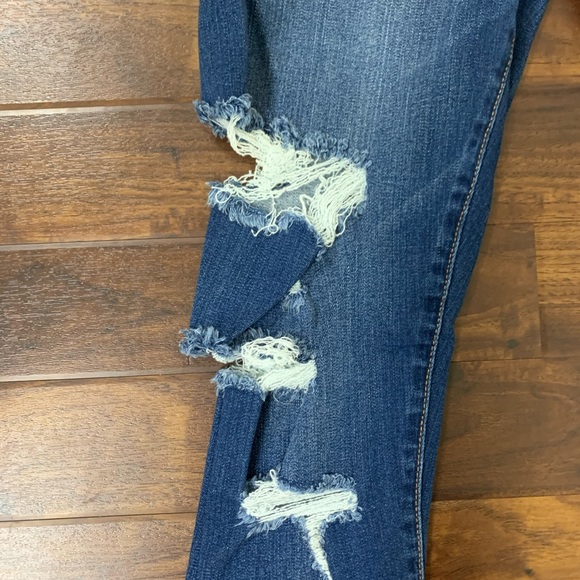 American Eagle Distressed Skinny Jeans - Picture 4 of 7